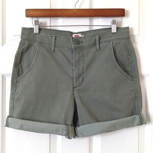 Levi's Classic Herringbone Twill Mid Rise Slim Fit Bermuda Shorts Sage Green 27